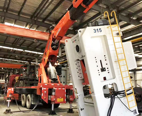 郫县附近随车吊出租，轻松解决运输难题