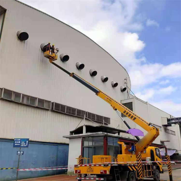 郫县高空作业车出租服务：专业广告牌安装解决方案