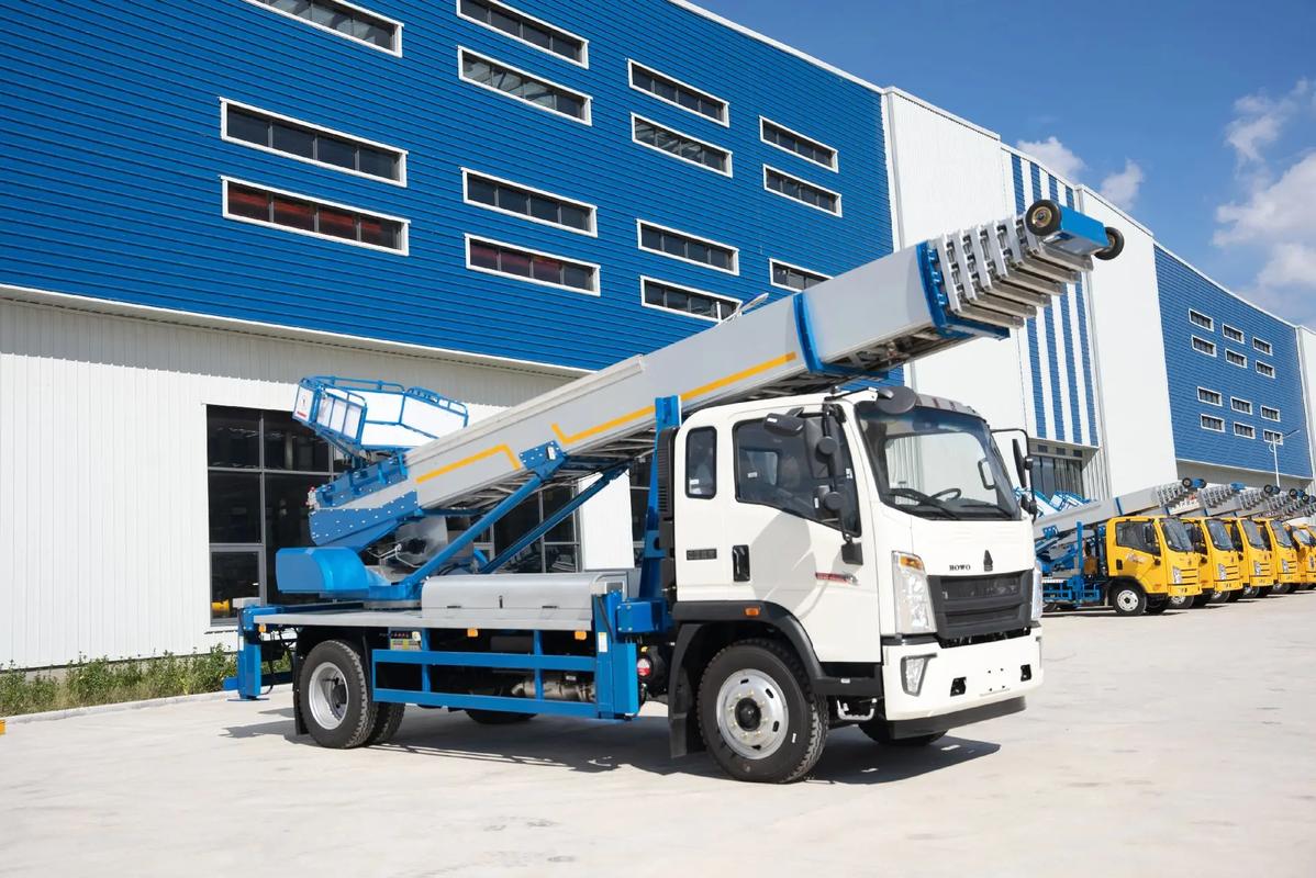 郫县出租云梯车高空作业车 建筑垃圾搬运