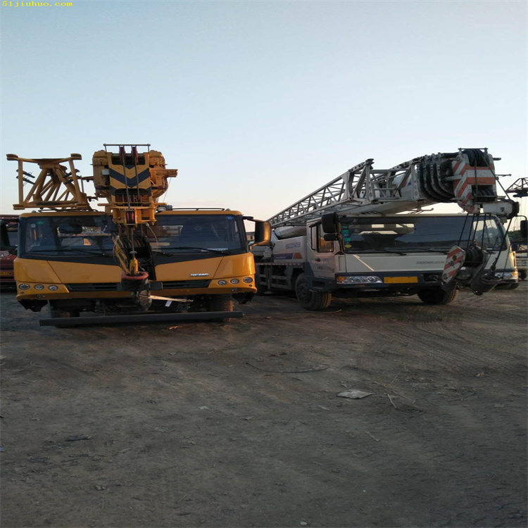 郫县吊车吊挖机正确办法