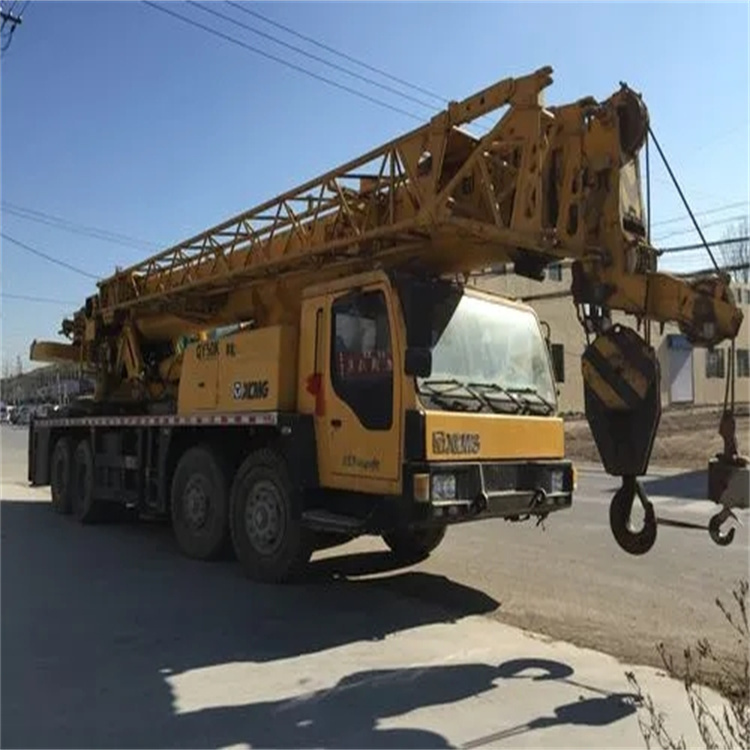 郫县哪里有专业吊车出租